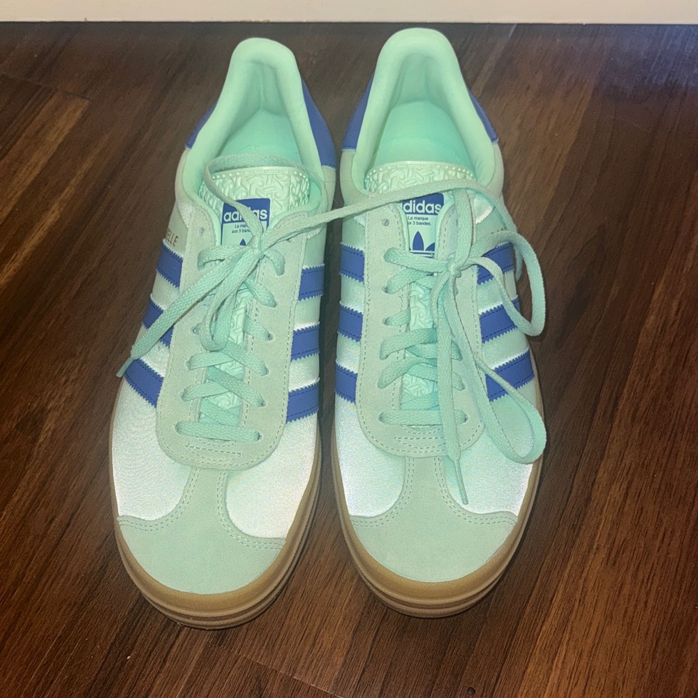 Adidas Light Green and Blue Casual GAZELLE NEW W/O TAGS SIZE 9